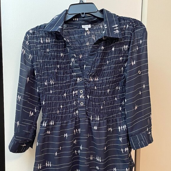 Birds on wire blouse - Picture 1 of 5